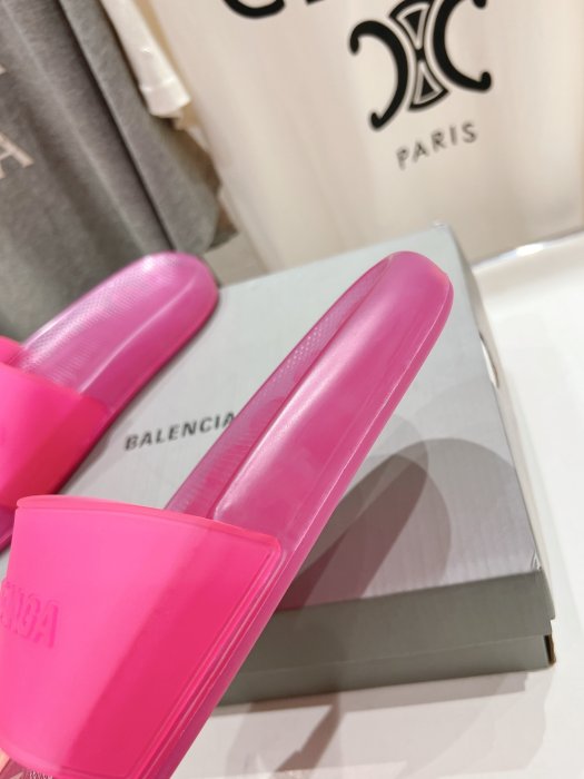 Шлепанцы фото 8