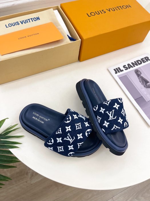 Шлепанцы женские фото 4