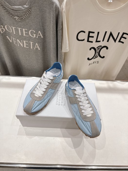 Кросівки фото 2