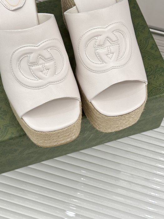 Босоножки фото 7