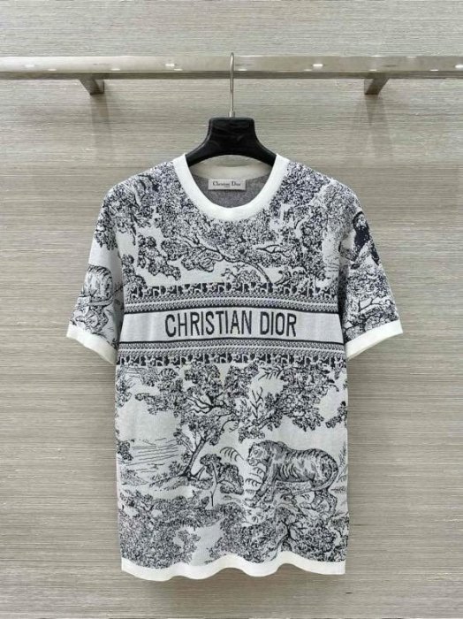 Футболка женская