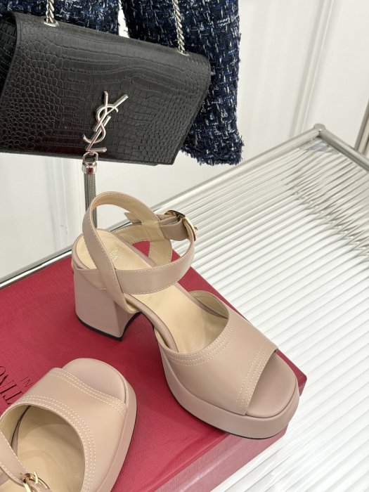 Босоножки фото 5