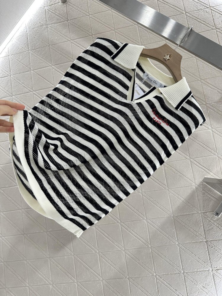 Футболка жіноча фото 6