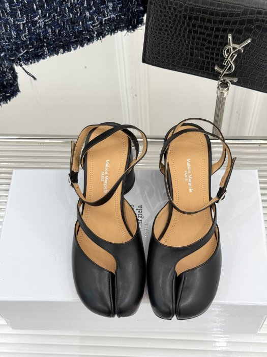 Босоніжки з роздвоєним носком фото 4