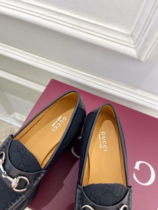 Туфлі жіночі фото 8