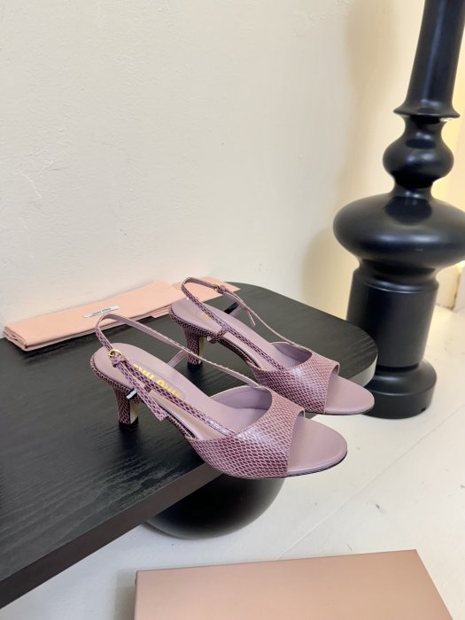 Босоножки фото 2