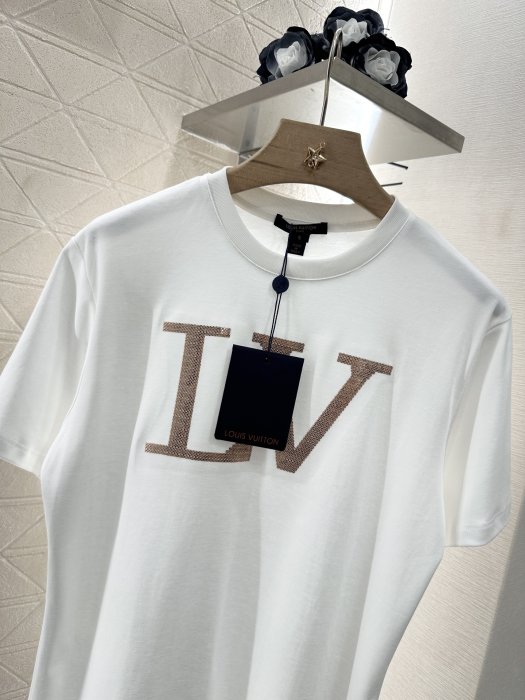 T-shirt women's фото 3