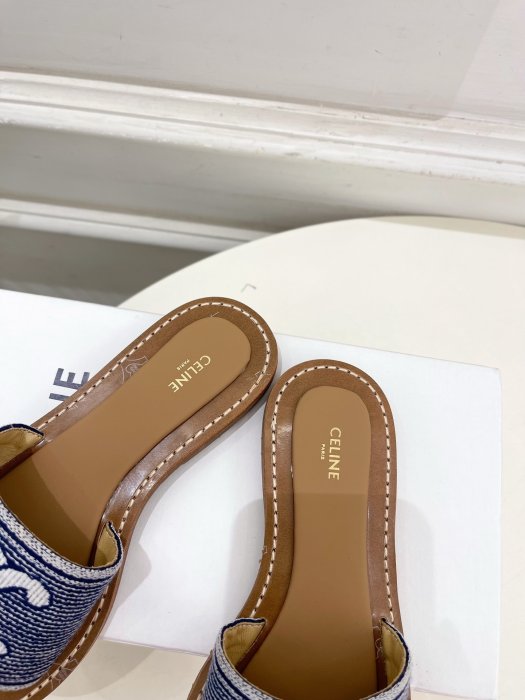 Шлепанцы женские фото 7