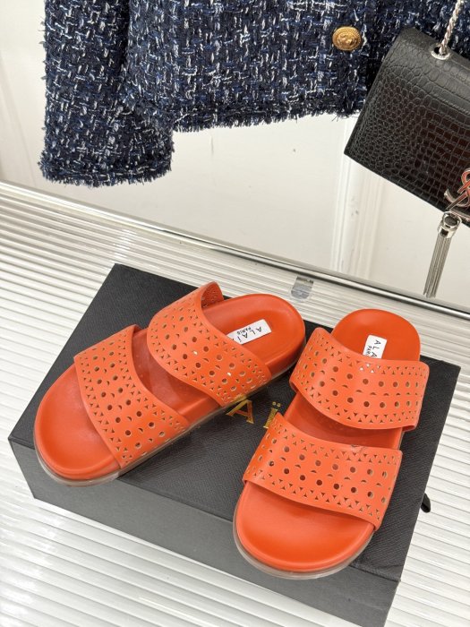 Шлепанцы женские фото 2