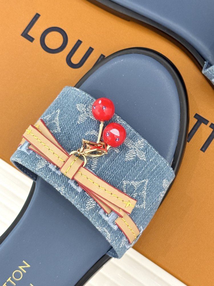 Шльопанці жіночі фото 7