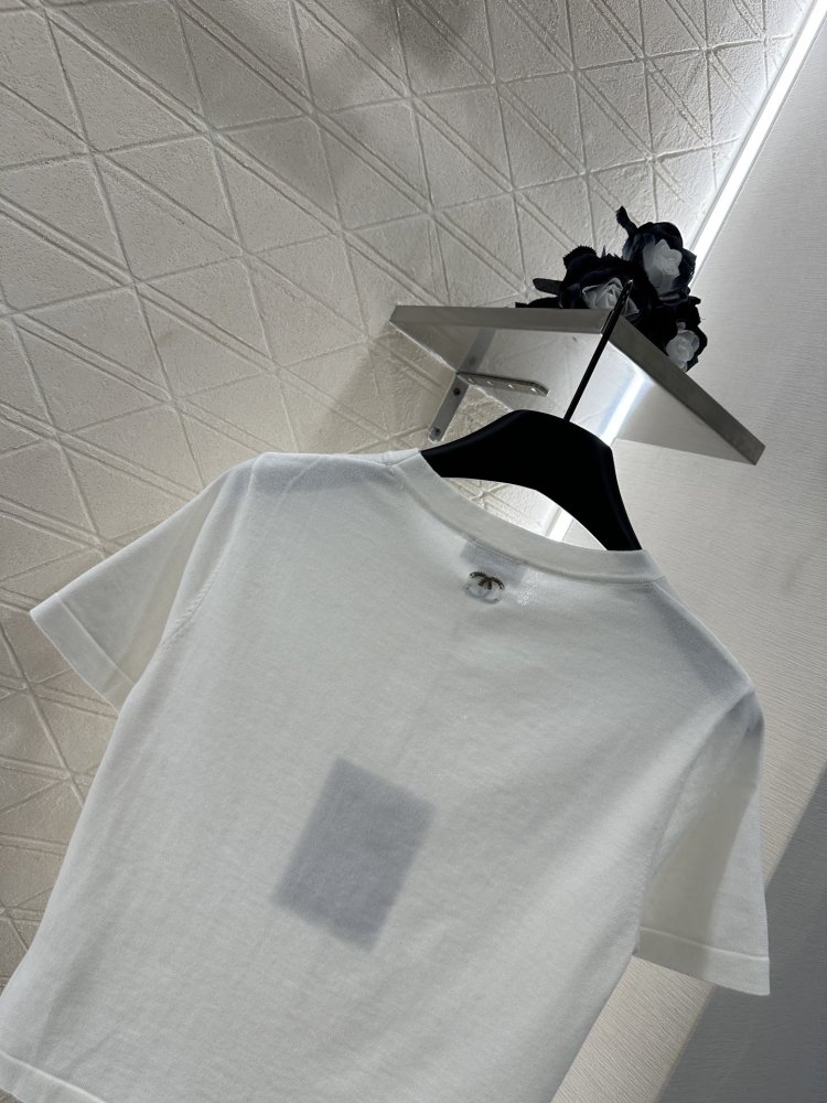 T-shirt women's фото 4