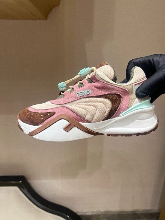 Кроссовки фото 4