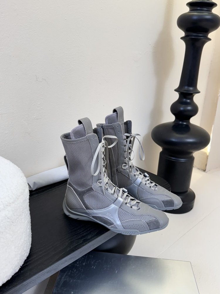 Boots women's фото 2