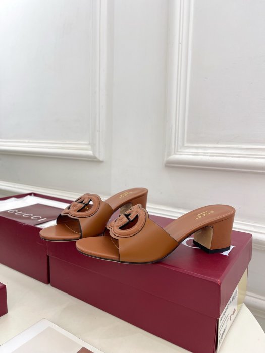 Босоножки фото 3