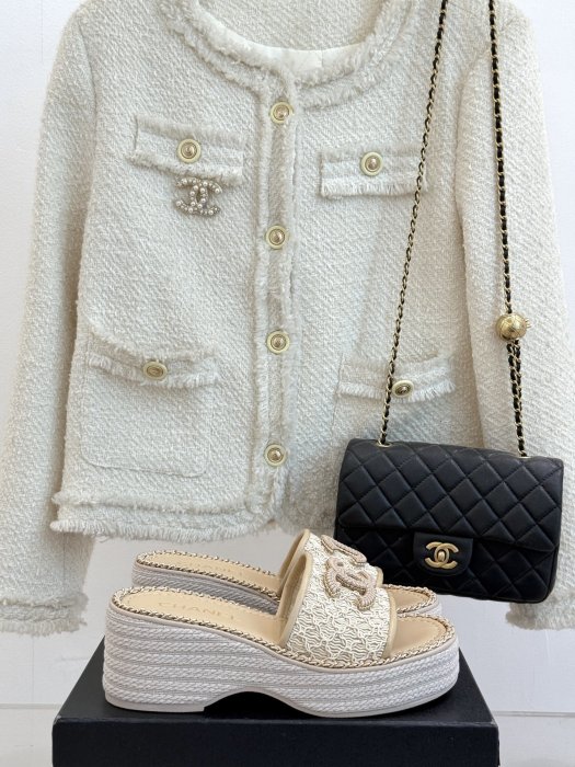 Шльопанці жіночі