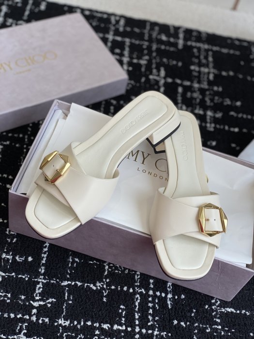 Босоножки фото 5