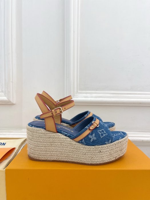 Босоножки фото 2