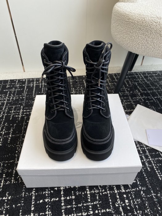 Boots women's