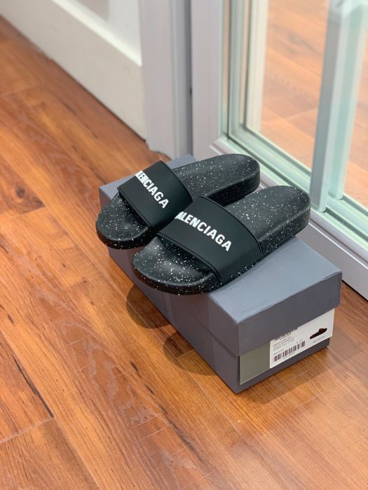 Шлепанцы фото 5