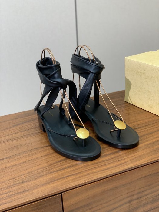 Босоножки фото 3