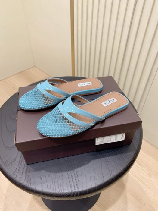 Шлепанцы фото 8