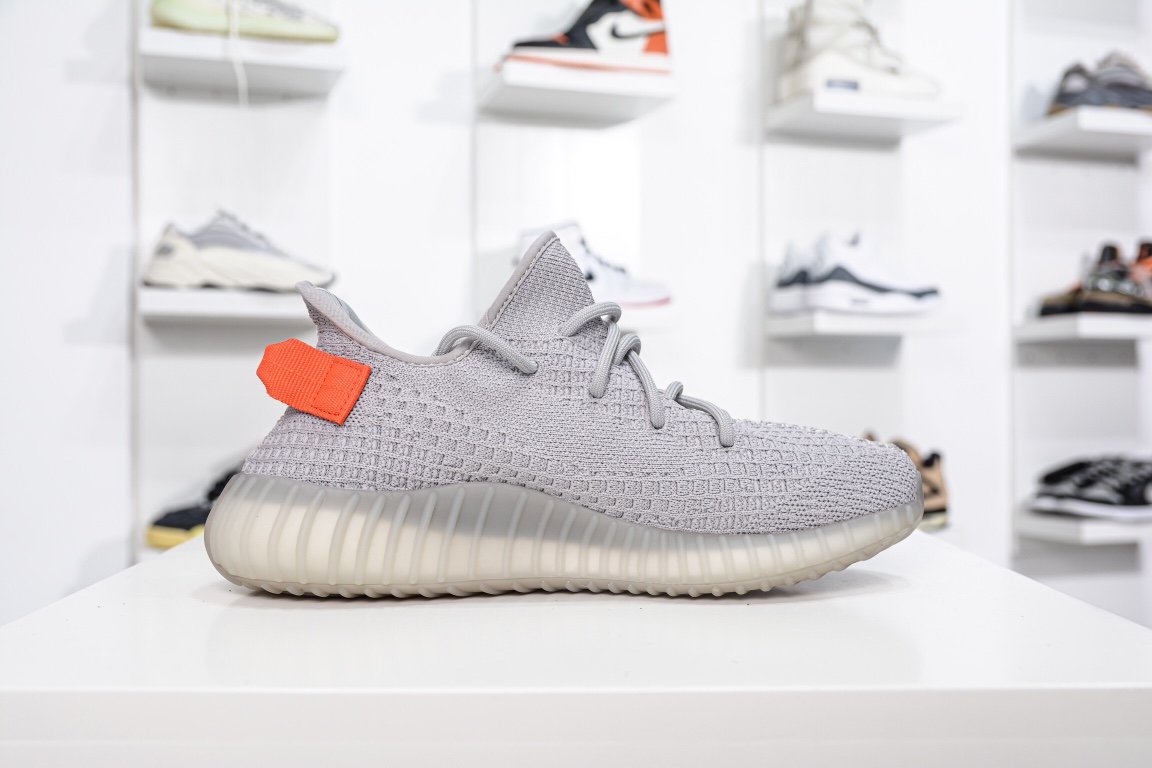 Кроссовки Yeezy Boost 350 V2 Tail Light - FX9017 фото 3