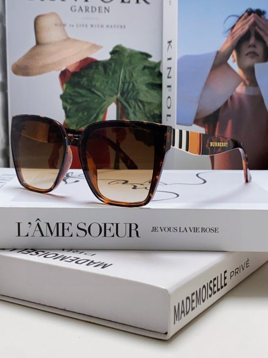 Окуляри сонцезахисні