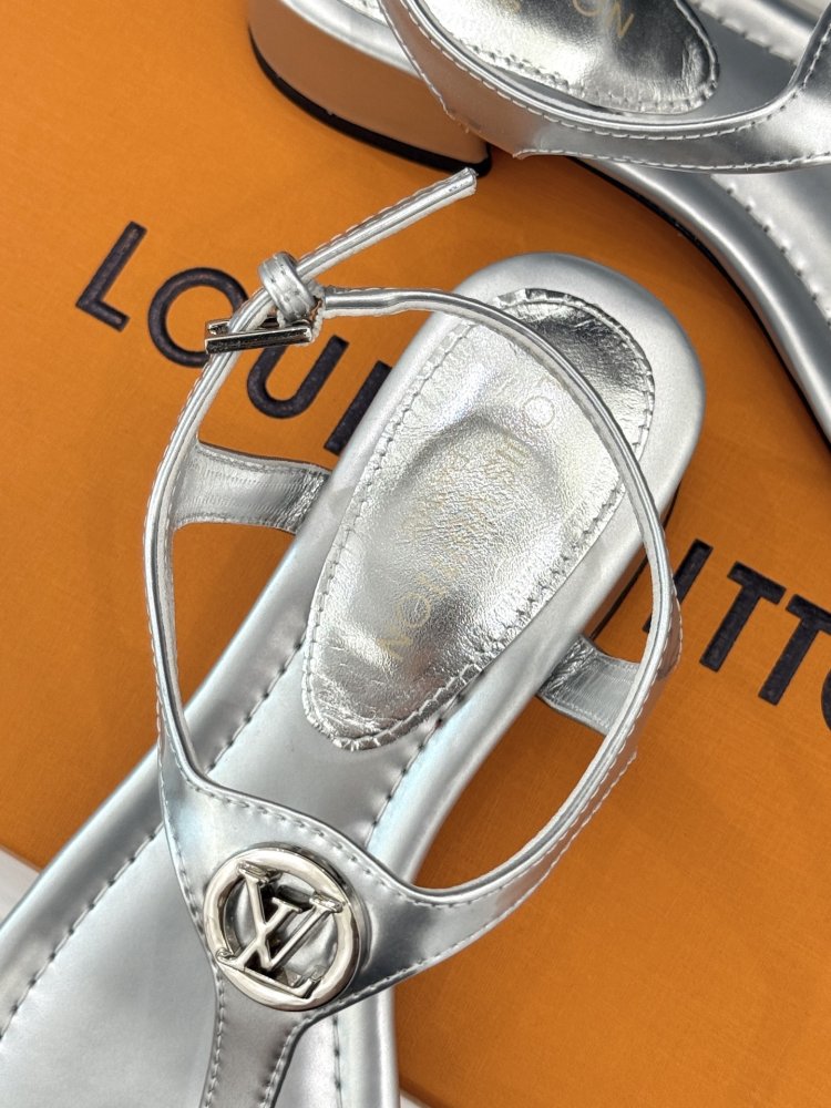 Босоножки фото 8