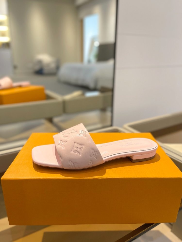 Шльопанці жіночі