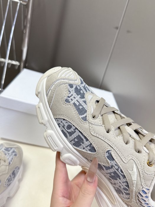 Кроссовки фото 7