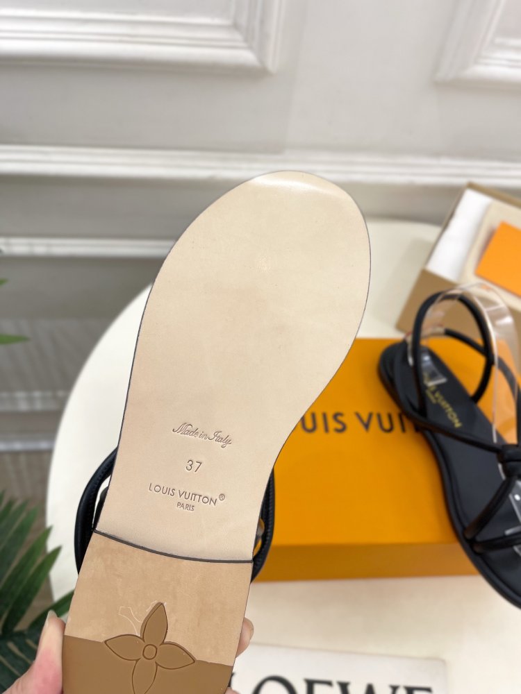 Босоножки фото 9