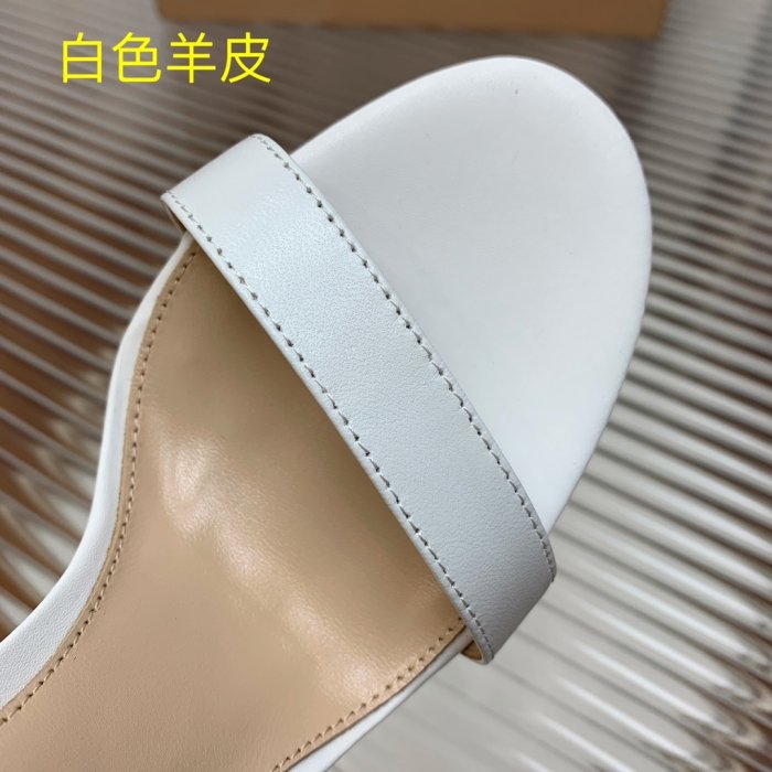 Босоножки фото 4