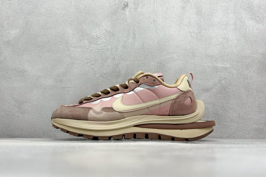 Кроссовки Sacai X NIKe vaporWaffle