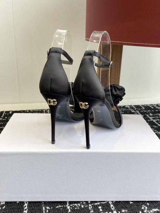 Босоножки фото 8