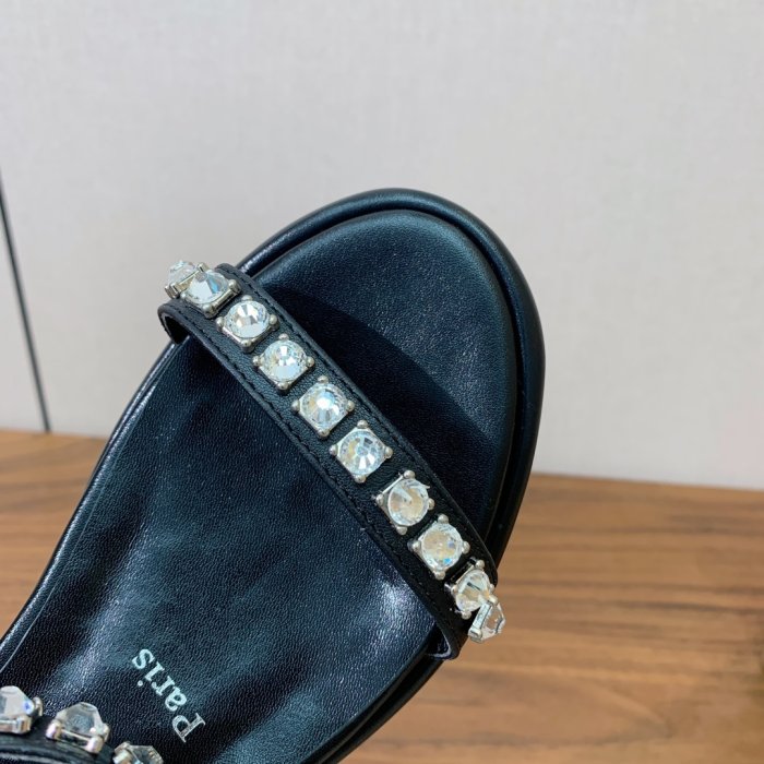 Босоножки фото 7