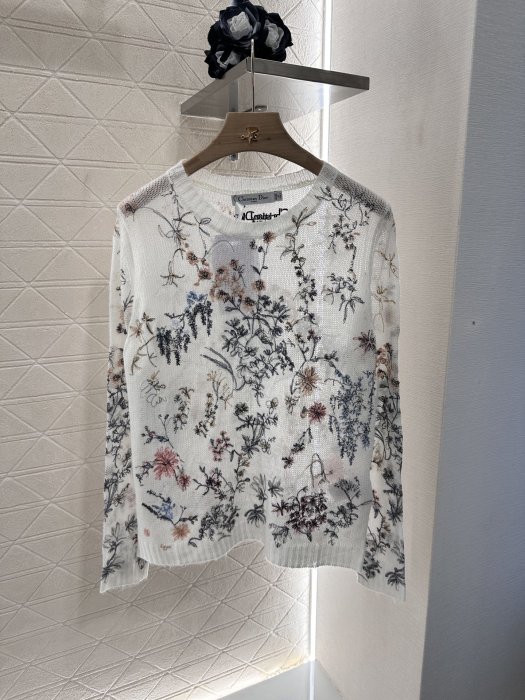 Кофта жіноча