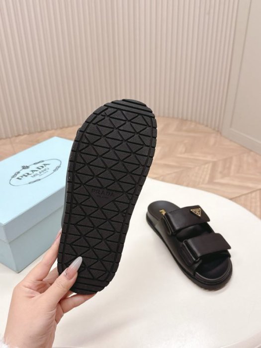 Шлепанцы женские фото 5