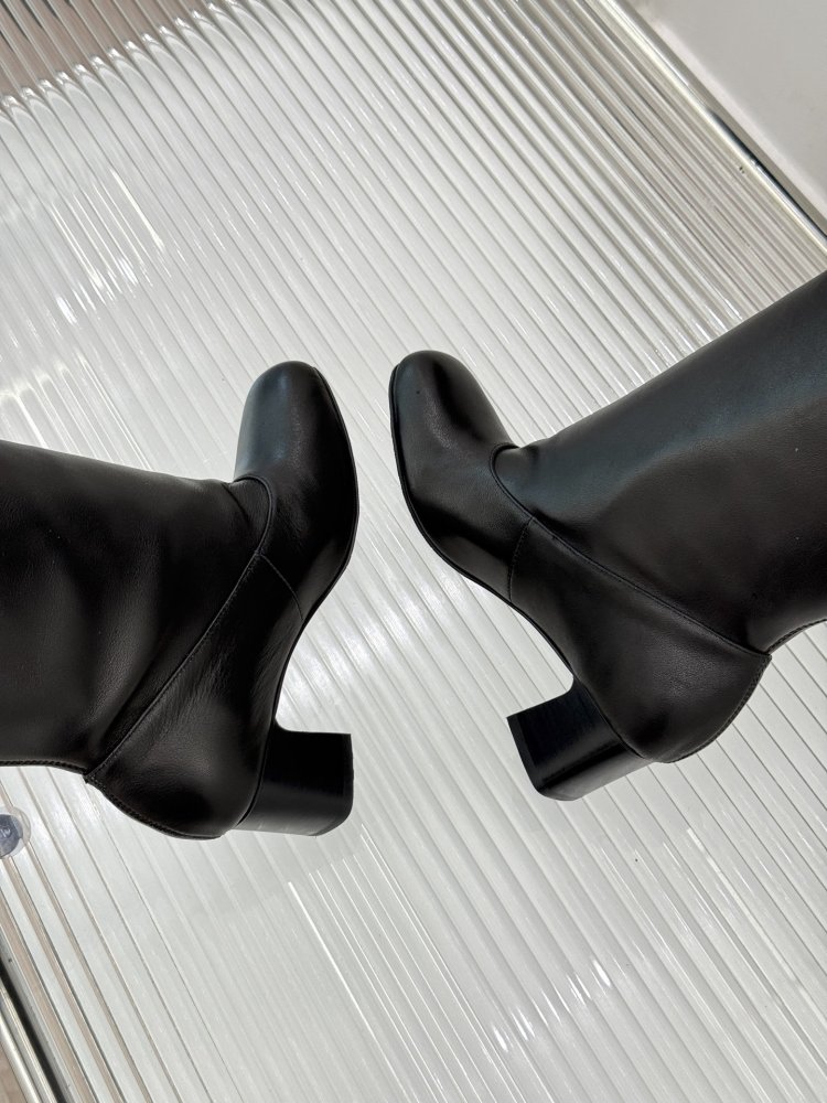 Чоботи жіночі фото 8