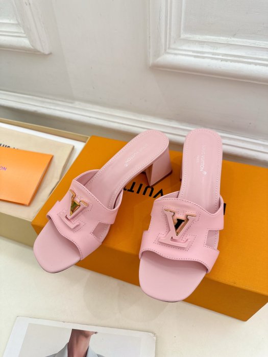 Босоножки фото 3