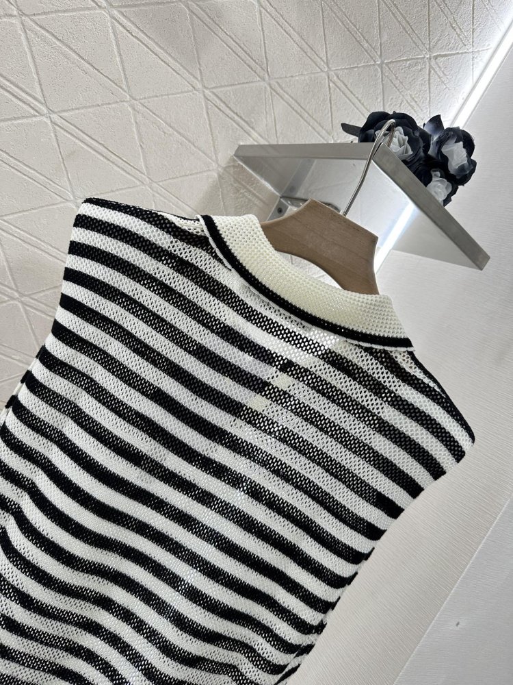 Футболка жіноча фото 4