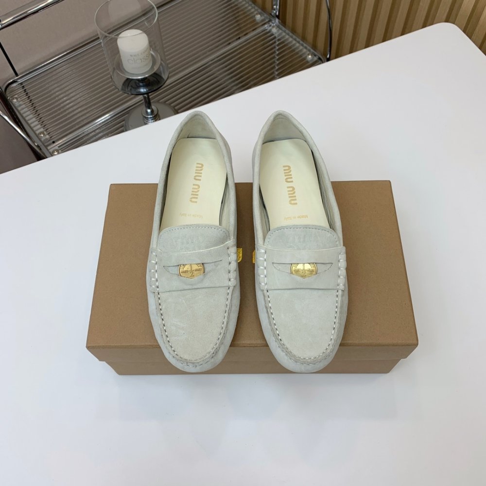 Лоферы женские