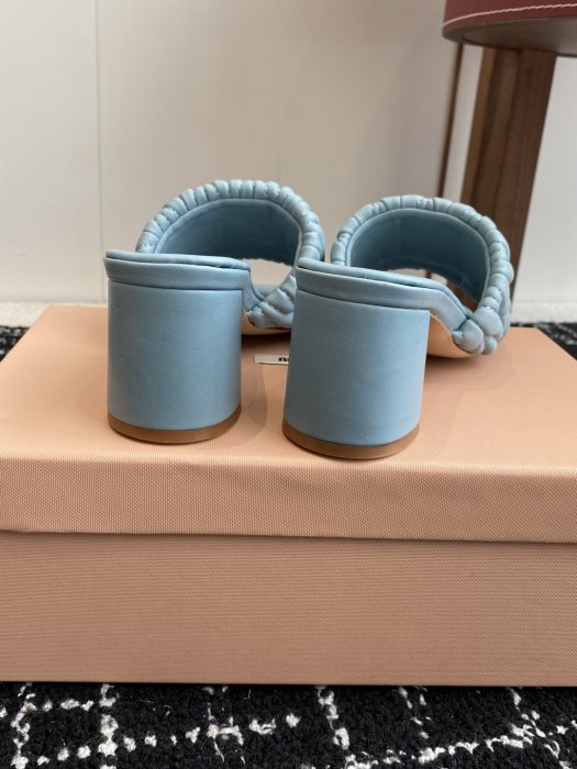 Босоножки фото 8