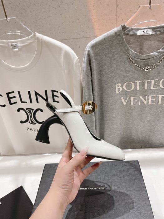 Босоножки фото 5