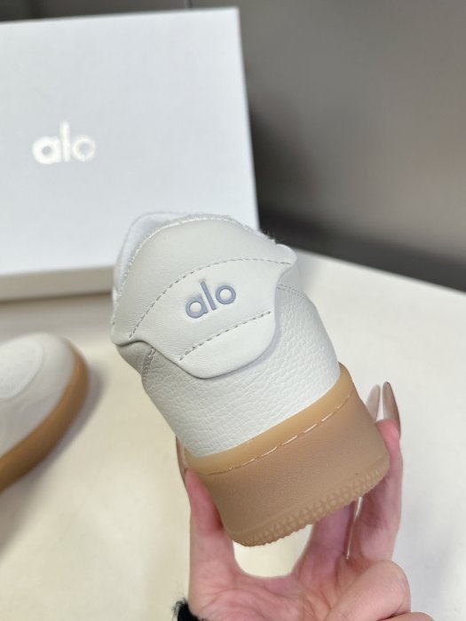 Кроссовки женские фото 9