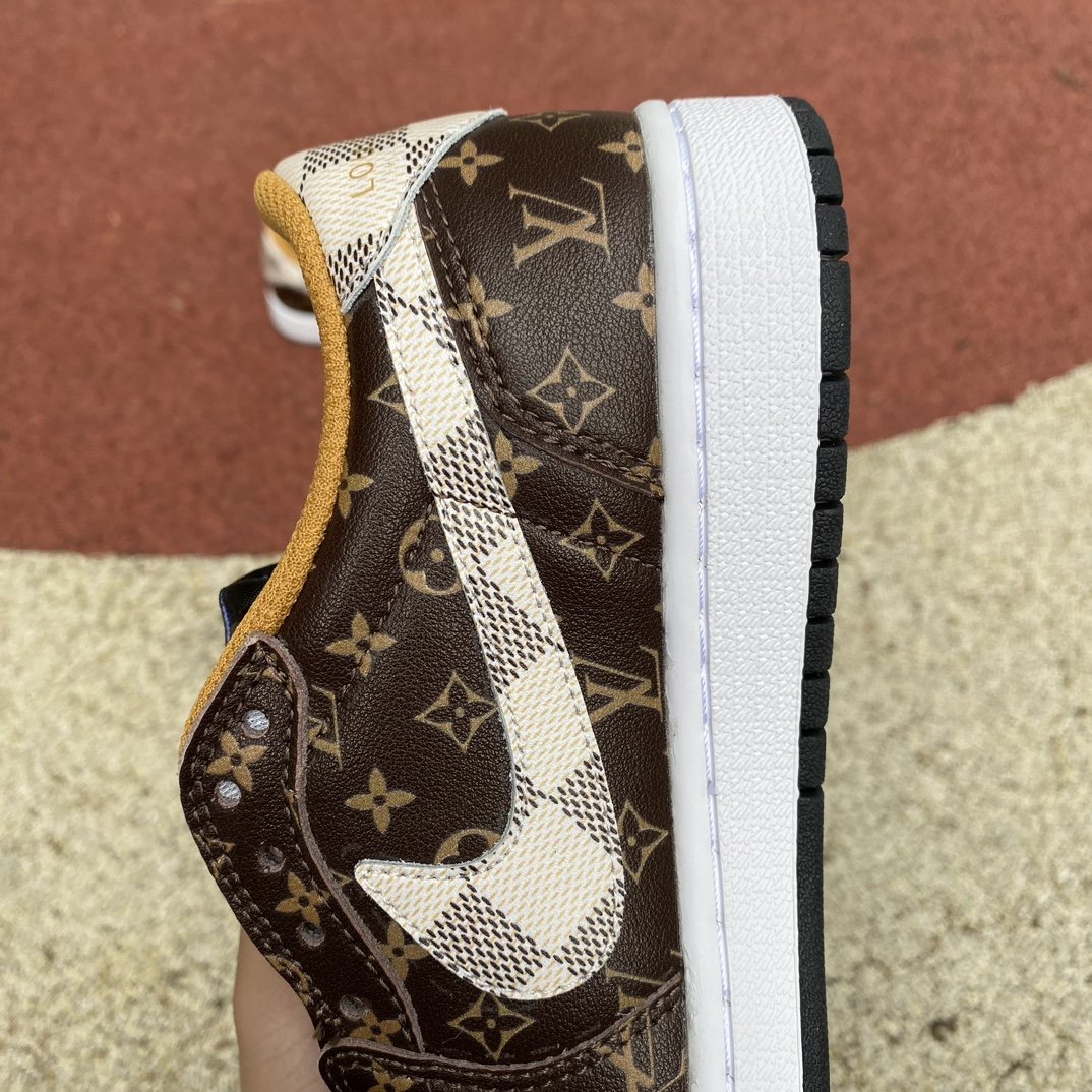 Кроссовки Travis Scott x Air Jordan 1 Low x Louis Vuitton фото 5