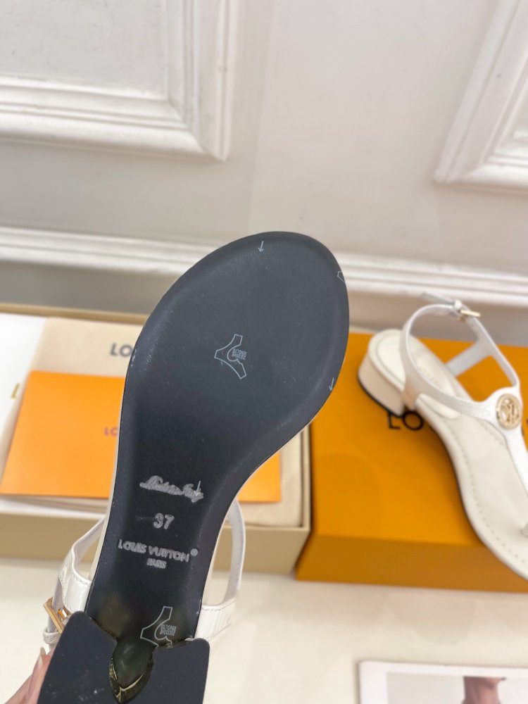 Сандалии женские фото 9