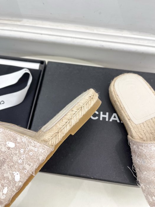 Шлепанцы женские фото 8