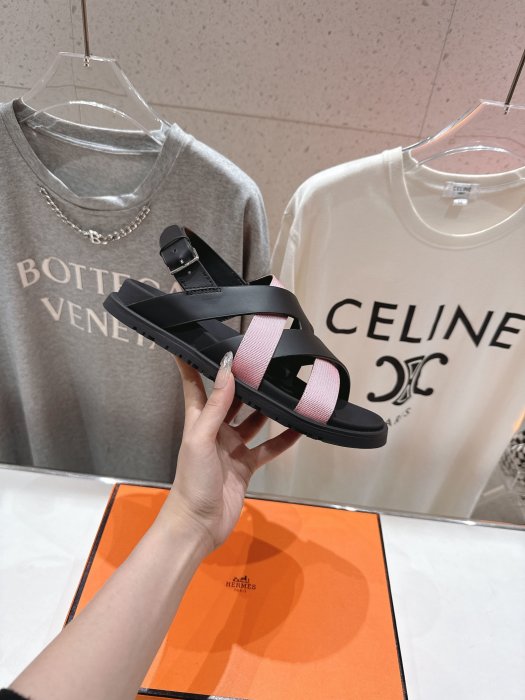 Сандалі жіночі фото 5