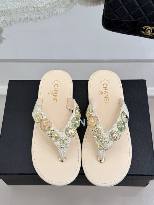 Шлепанцы фото 4