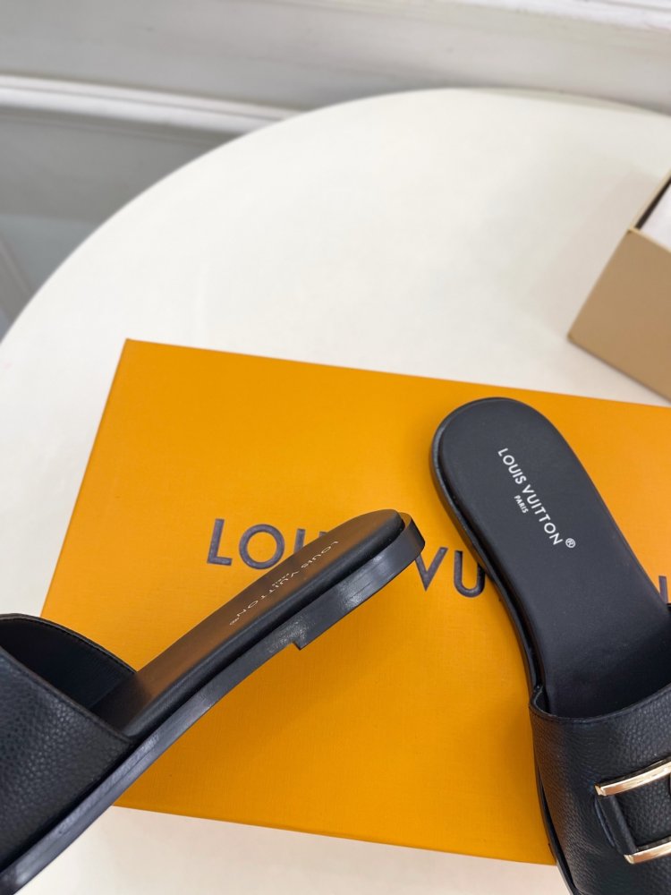 Шлепанцы женские фото 8